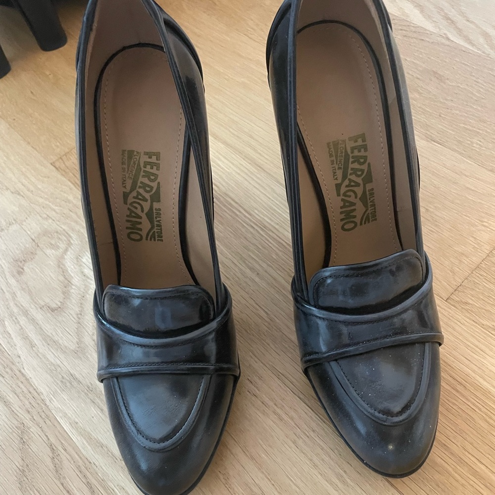 Never worn platform ferragamo loafers